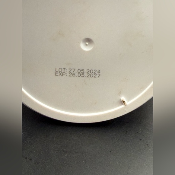 Aqua Rose Hyaluronic Acid Eye Cream - Pink - Picture 4 of 7